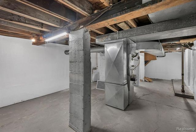 5706 Cardwell Street, Garden City, MI 48135