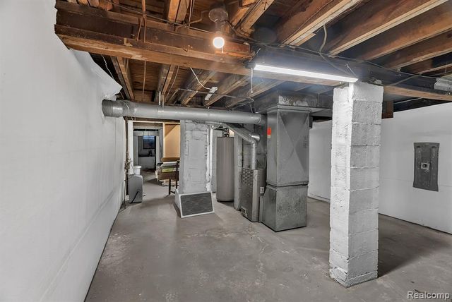 5706 Cardwell Street, Garden City, MI 48135