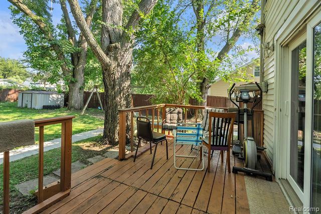 5706 Cardwell Street, Garden City, MI 48135