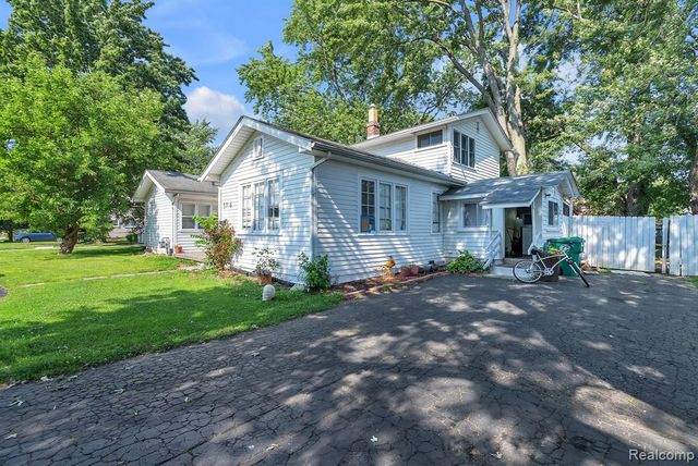 5706 Cardwell Street, Garden City, MI 48135