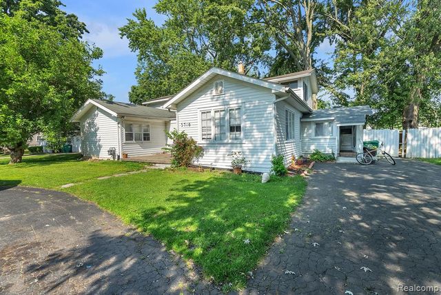 5706 Cardwell Street, Garden City, MI 48135
