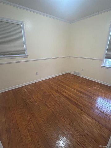 220 Bellevue Avenue, Clawson, MI 48017