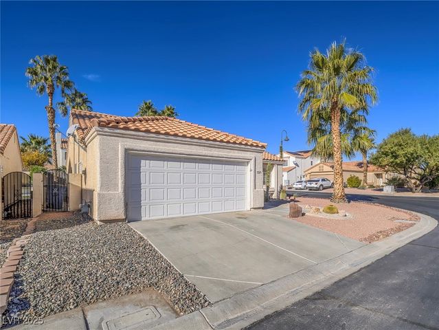 5525 Desert Valley Drive, Las Vegas, NV 89149