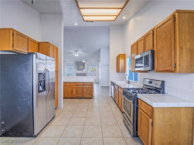 5525 Desert Valley Drive, Las Vegas, NV 89149
