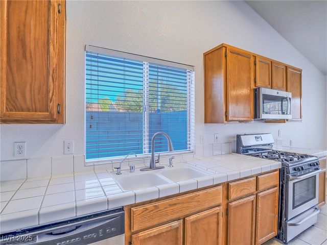 5525 Desert Valley Drive, Las Vegas, NV 89149