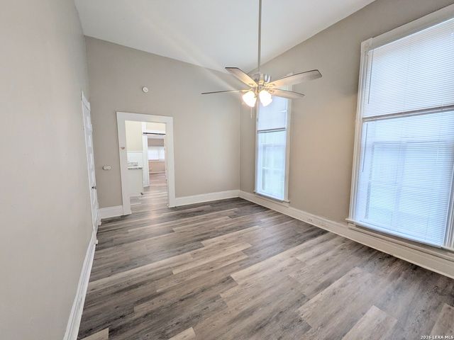 822 E Carson St Apt 5, San Antonio, TX 78208