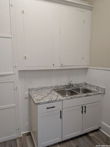 822 E Carson St Apt 5, San Antonio, TX 78208