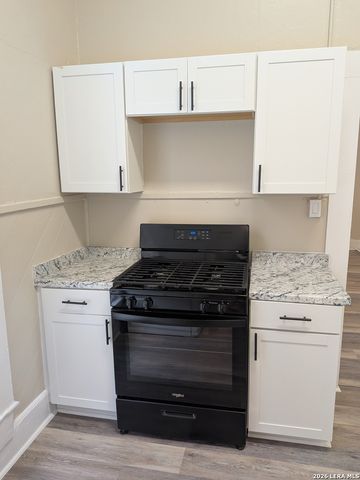 822 E Carson St Apt 5, San Antonio, TX 78208