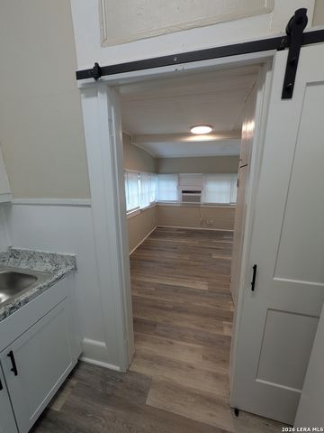822 E Carson St Apt 5, San Antonio, TX 78208