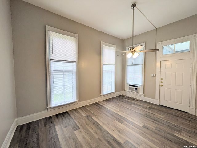 822 E Carson St Apt 5, San Antonio, TX 78208