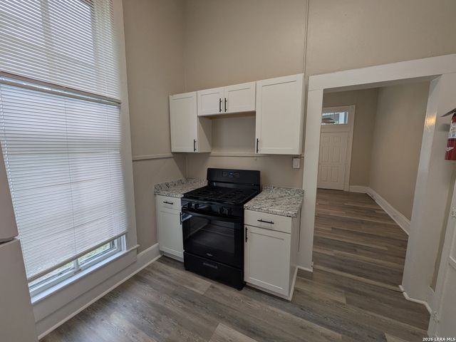822 E Carson St Apt 5, San Antonio, TX 78208