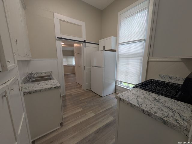 822 E Carson St Apt 5, San Antonio, TX 78208