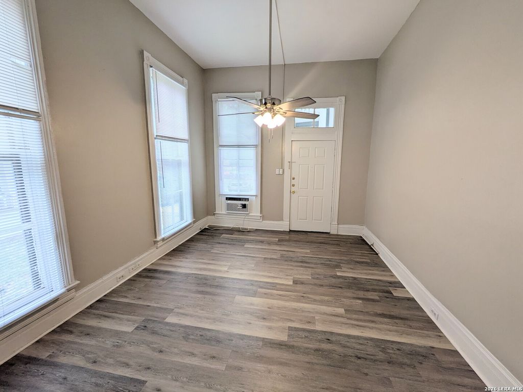 822 E Carson St Apt 5, San Antonio, TX 78208