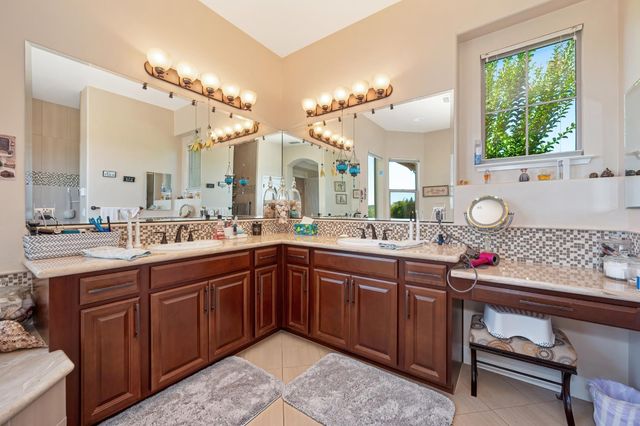 1787 English Colony Way, Penryn, CA 95663