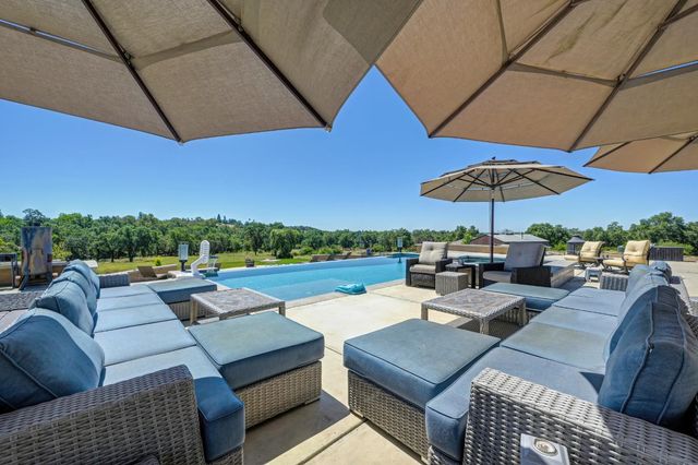 1787 English Colony Way, Penryn, CA 95663