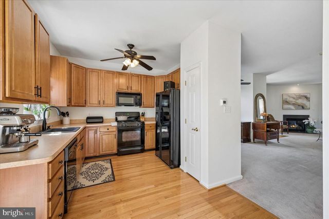 26 LINDA LN, Aston, PA 19014