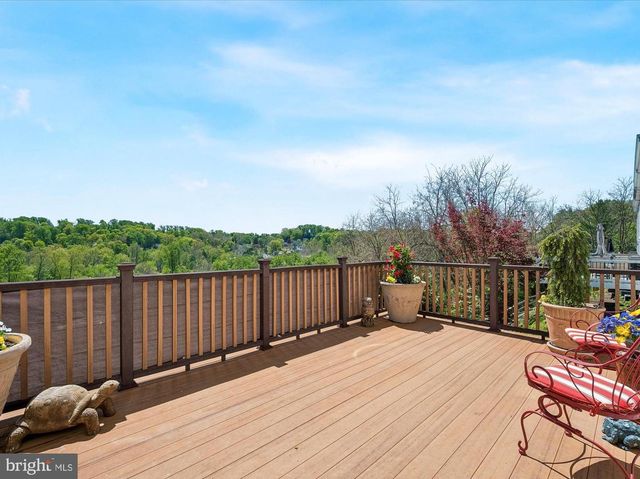 26 LINDA LN, Aston, PA 19014