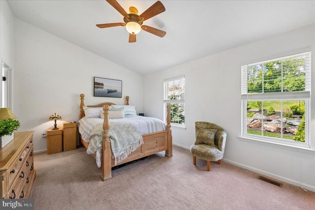 26 LINDA LN, Aston, PA 19014