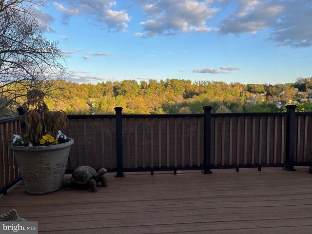26 LINDA LN, Aston, PA 19014