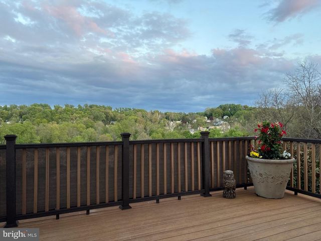 26 LINDA LN, Aston, PA 19014