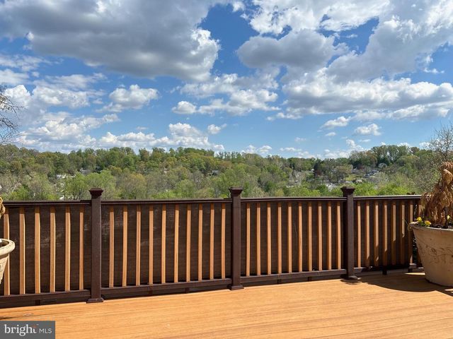 26 LINDA LN, Aston, PA 19014