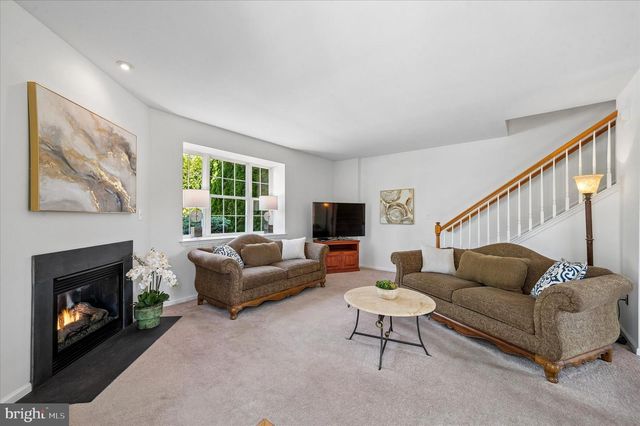 26 LINDA LN, Aston, PA 19014