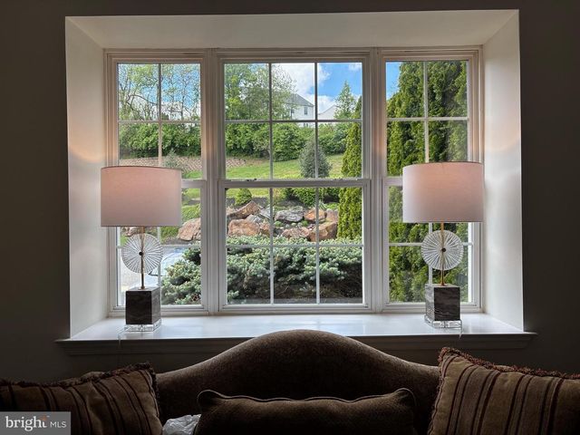 26 LINDA LN, Aston, PA 19014