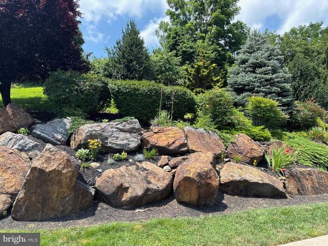 26 LINDA LN, Aston, PA 19014