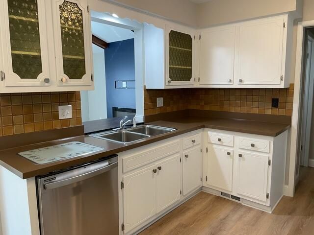 33633 Swan Drive, Sterling Heights City, MI 48312