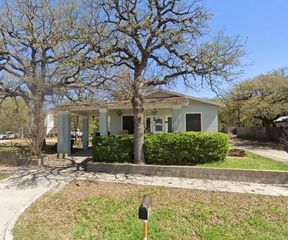 1300 N Oak Avenue, Mineral Wells, TX 76067