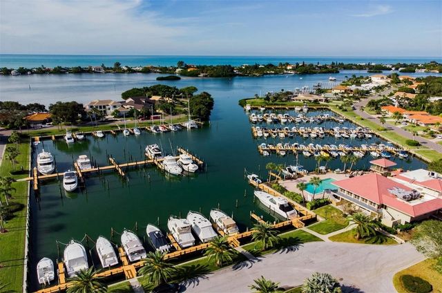 408 YACHT HARBOR DRIVE, Osprey, FL 34229
