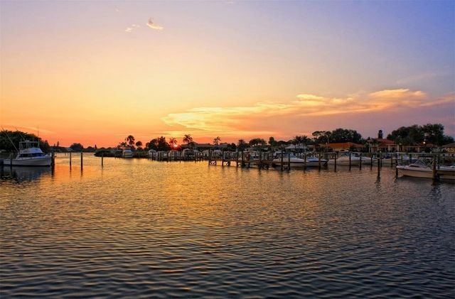 408 YACHT HARBOR DRIVE, Osprey, FL 34229