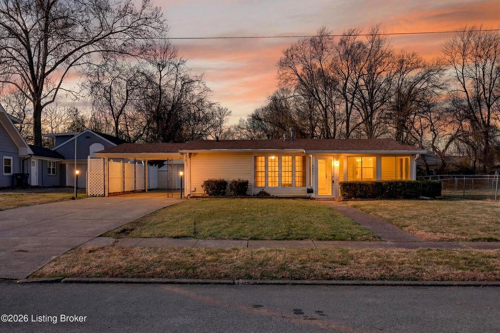 9901 Ponder Ln, Louisville, KY 40272