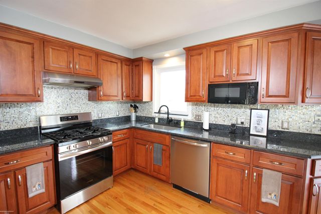 23207 Recreation Street, Saint Clair Shores, MI 48082