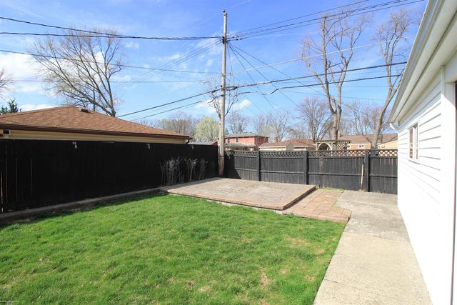 23207 Recreation Street, Saint Clair Shores, MI 48082