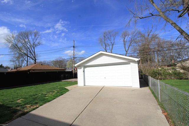 23207 Recreation Street, Saint Clair Shores, MI 48082