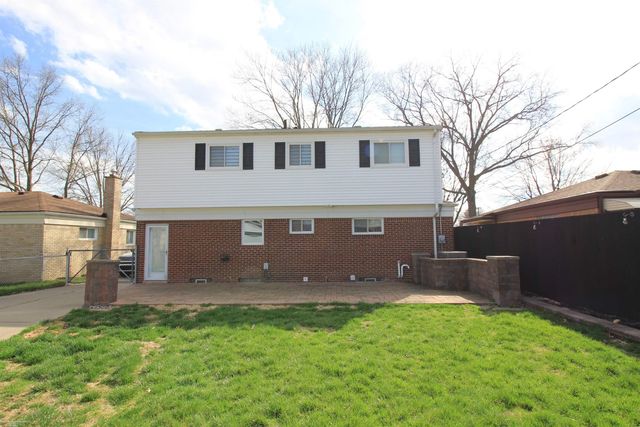 23207 Recreation Street, Saint Clair Shores, MI 48082