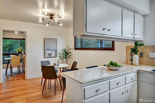 635 Parkview Circle, Pacifica, CA 94044