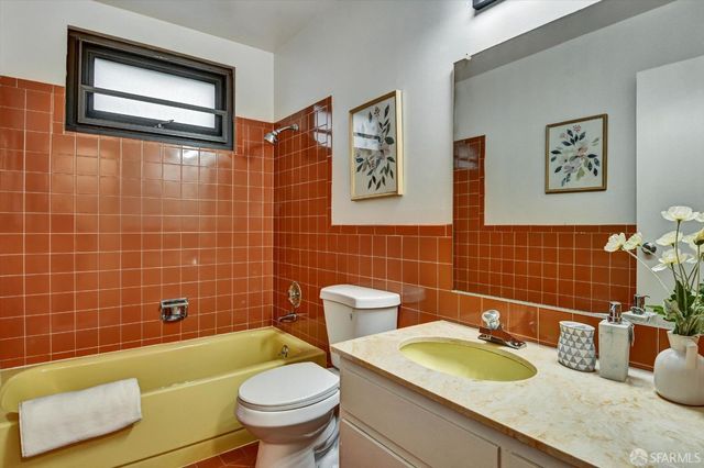 635 Parkview Circle, Pacifica, CA 94044