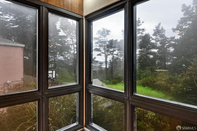 635 Parkview Circle, Pacifica, CA 94044