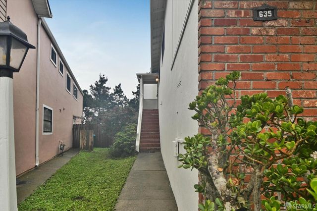 635 Parkview Circle, Pacifica, CA 94044