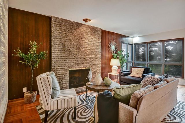 635 Parkview Circle, Pacifica, CA 94044