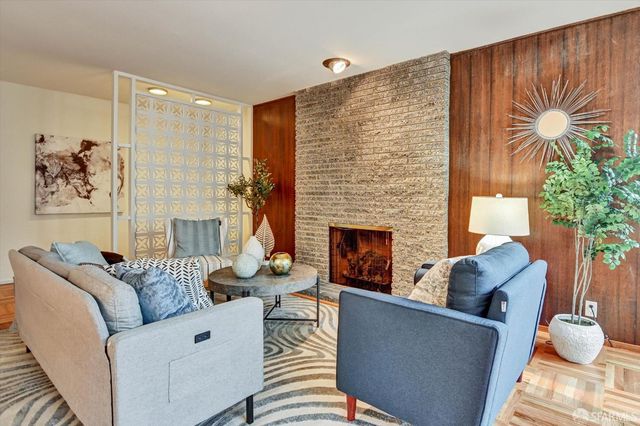 635 Parkview Circle, Pacifica, CA 94044