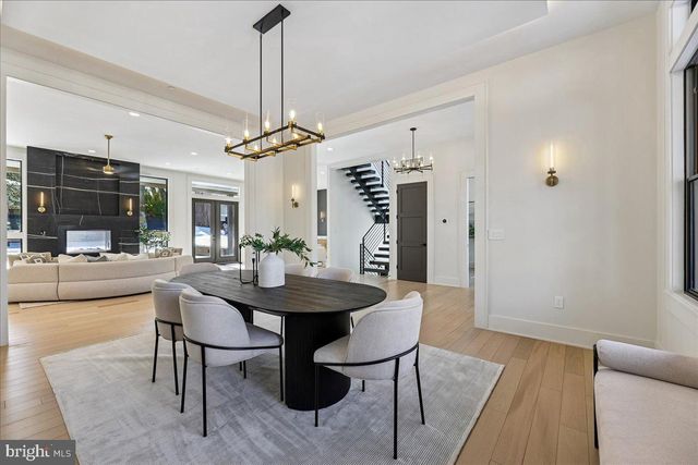 4428 ALBEMARLE ST NW, Washington, DC 20016