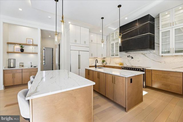 4428 ALBEMARLE ST NW, Washington, DC 20016