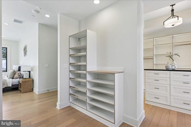 4428 ALBEMARLE ST NW, Washington, DC 20016