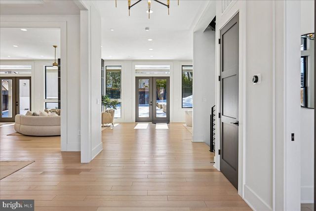 4428 ALBEMARLE ST NW, Washington, DC 20016