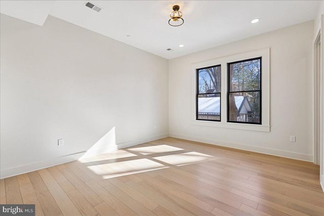 4428 ALBEMARLE ST NW, Washington, DC 20016