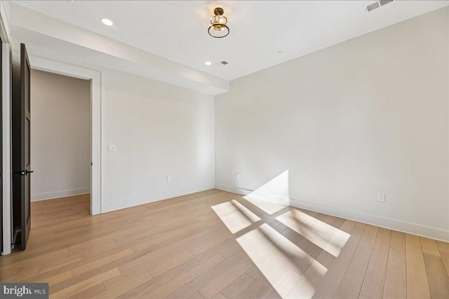 4428 ALBEMARLE ST NW, Washington, DC 20016