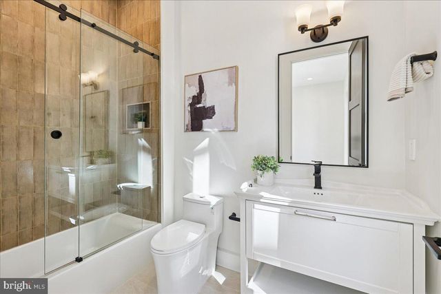 4428 ALBEMARLE ST NW, Washington, DC 20016